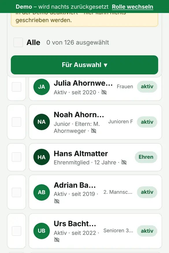 Bildschirm «Mehrere Mitglieder anschreiben» im Demo-Verein FC Muster (Handy)